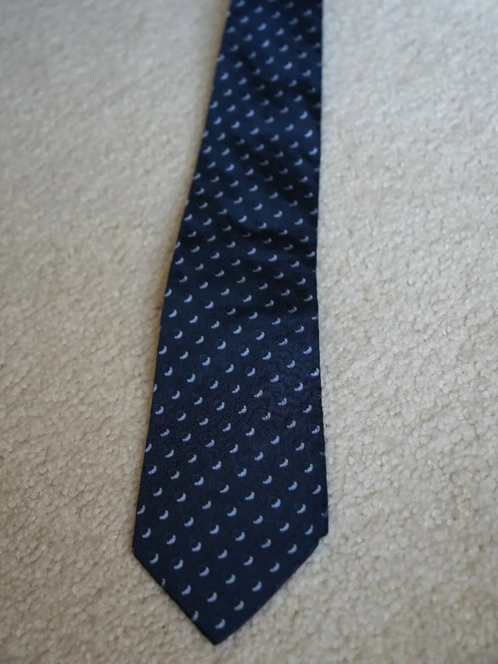 Men's Blue Patterned 100% Silk Banana Republic Tie - in excellent condition